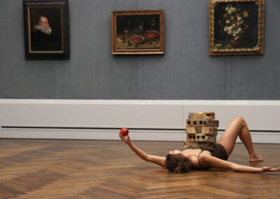 Das Paradies in a Moment of Crisis